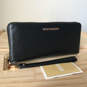 Michael Kors Wallet🎈🎈